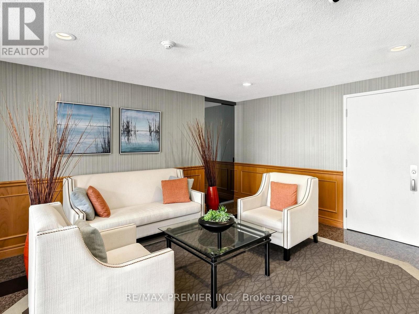 #301 - 30 Anglesey Boulevard Property Photo 39
