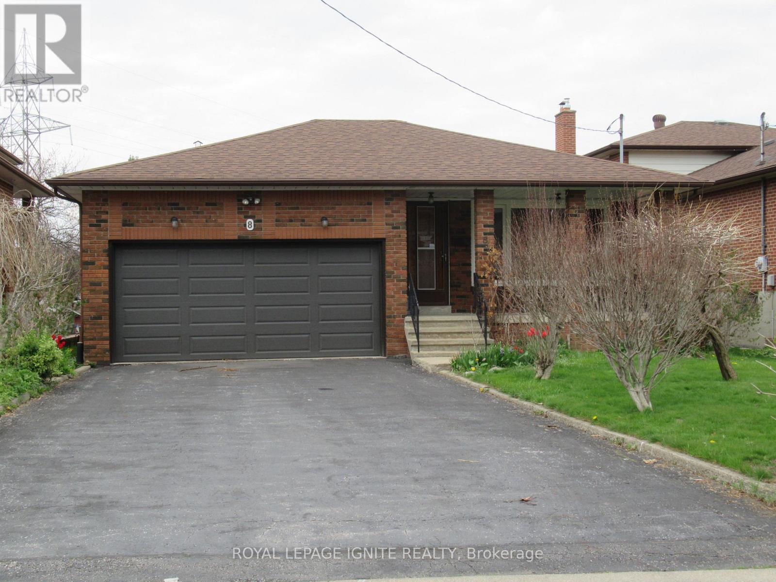 8 Newlove Court Property Photo 1