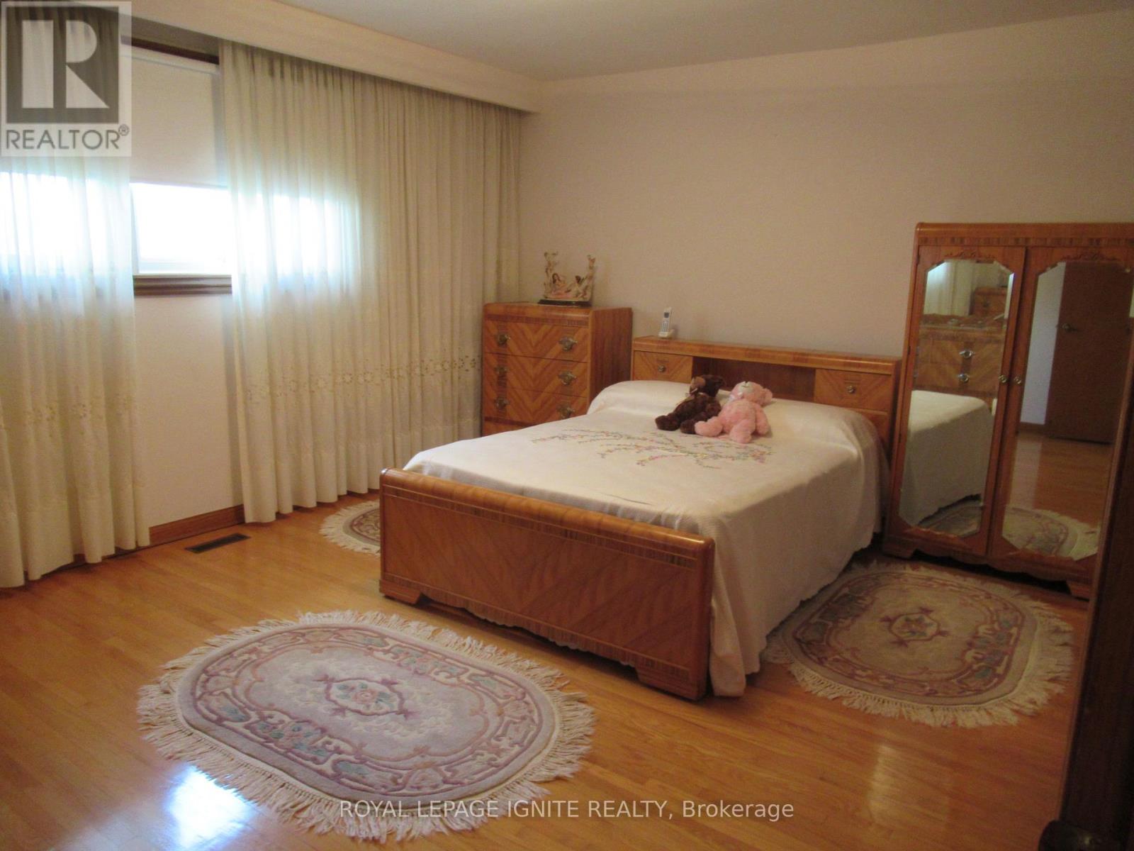 8 Newlove Court Property Photo 6