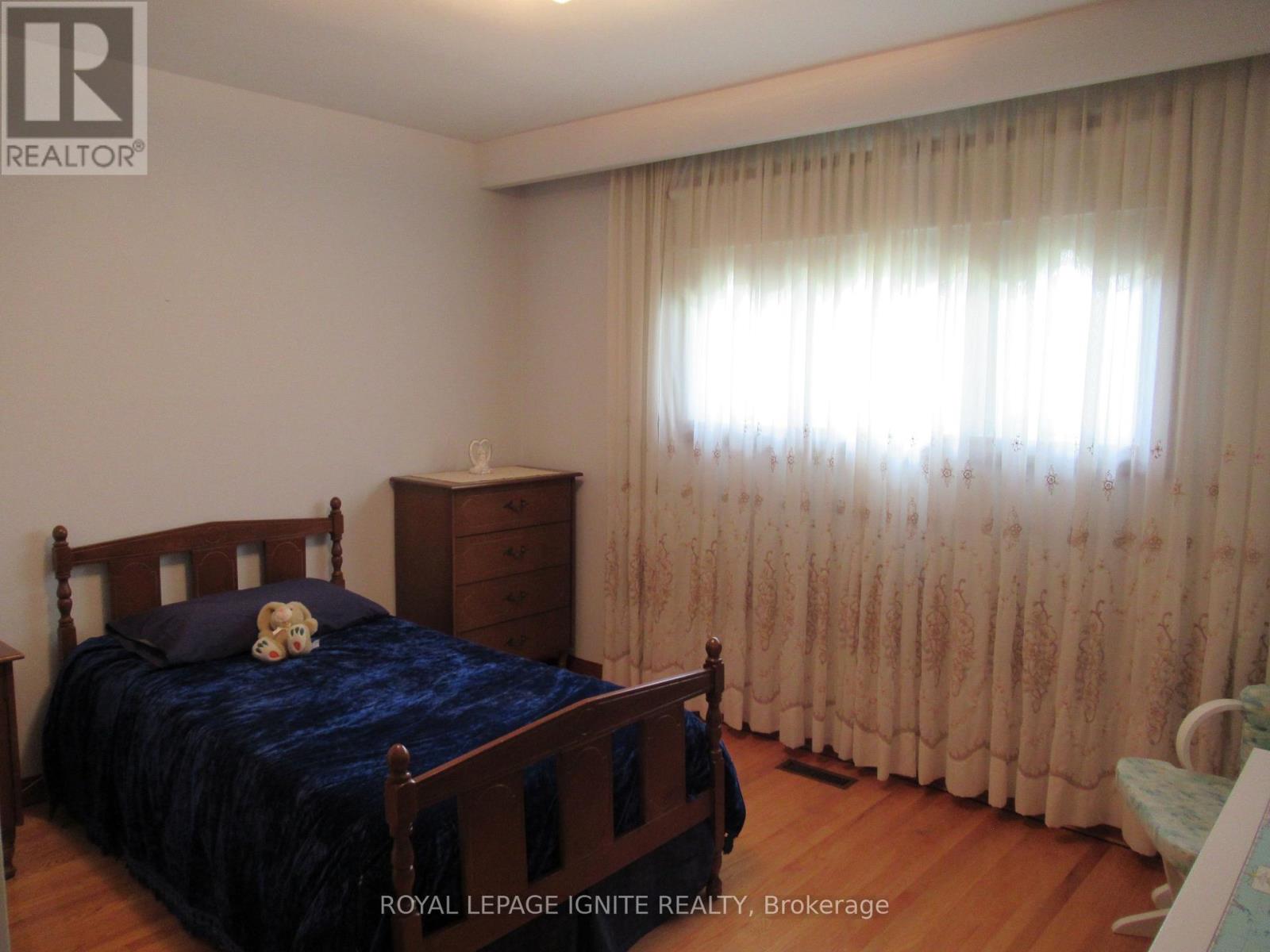 8 Newlove Court Property Photo 7