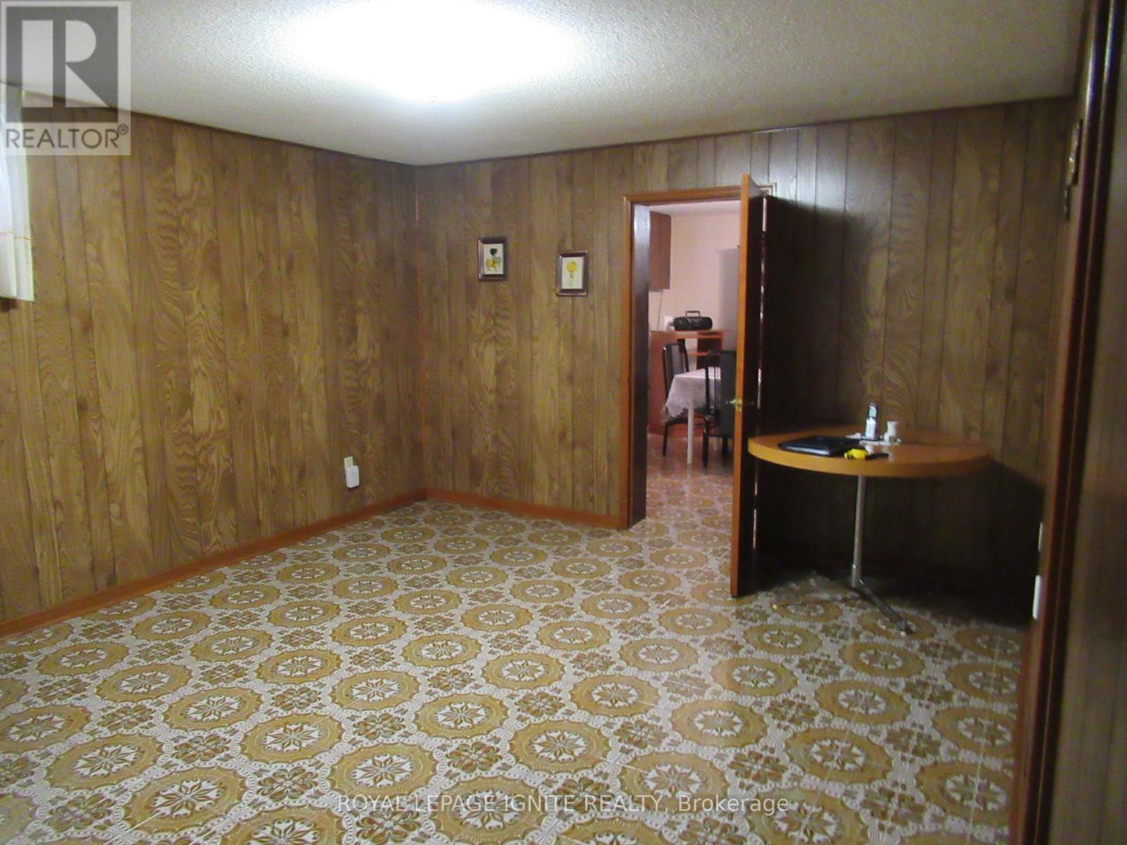 8 Newlove Court Property Photo 17