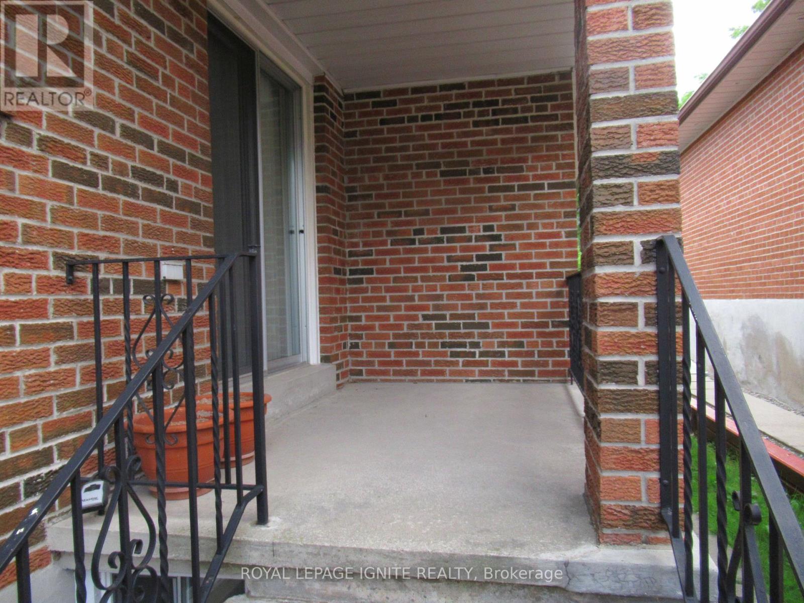 8 Newlove Court Property Photo 24