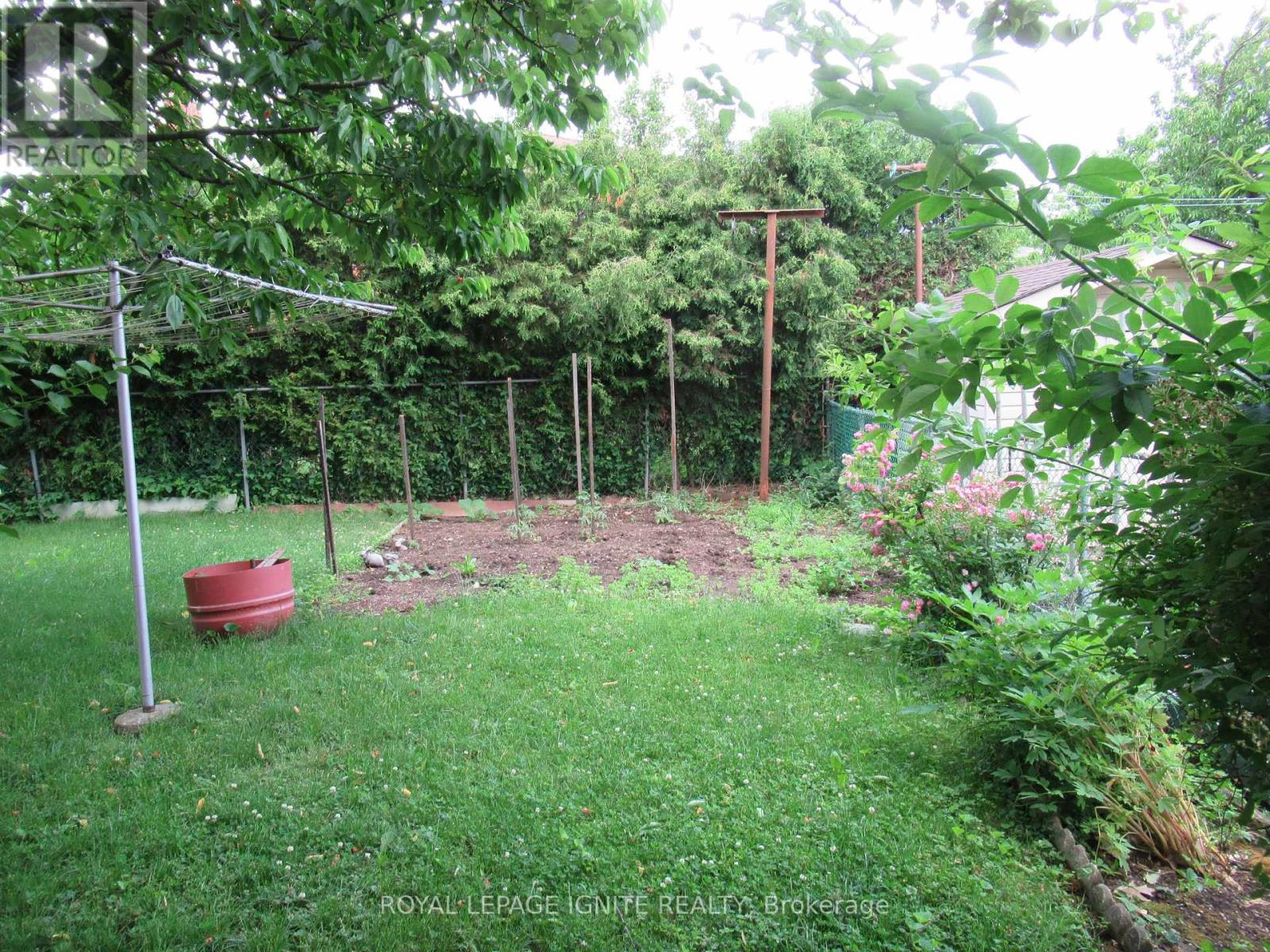 8 Newlove Court Property Photo 27