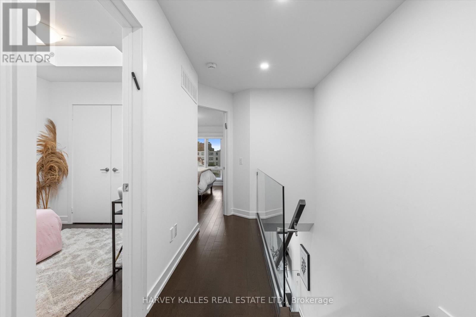 609a Harvie Avenue Property Photo 12
