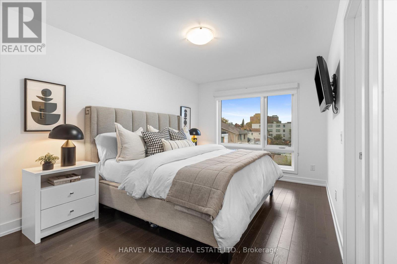 609a Harvie Avenue Property Photo 13