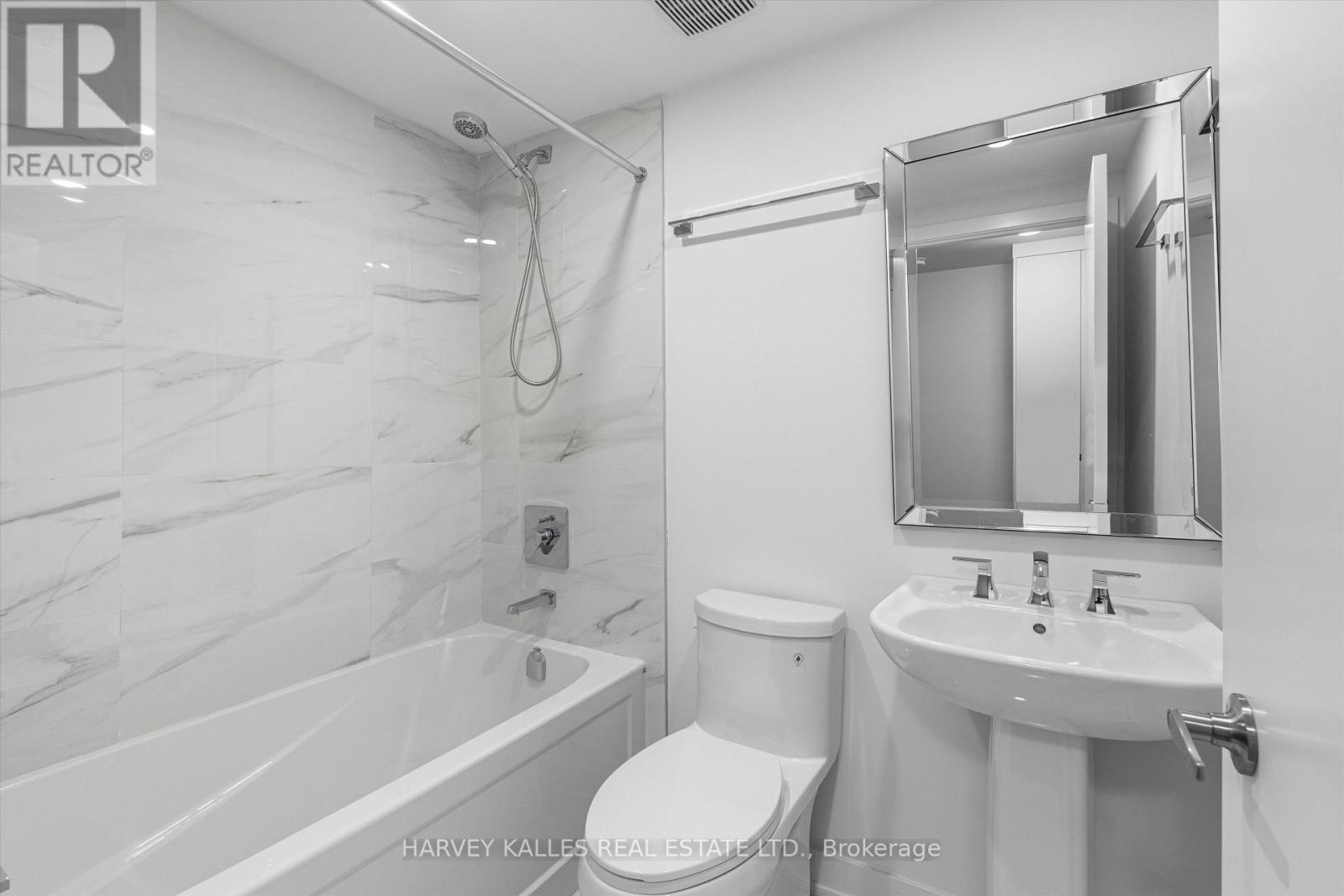 609a Harvie Avenue Property Photo 25