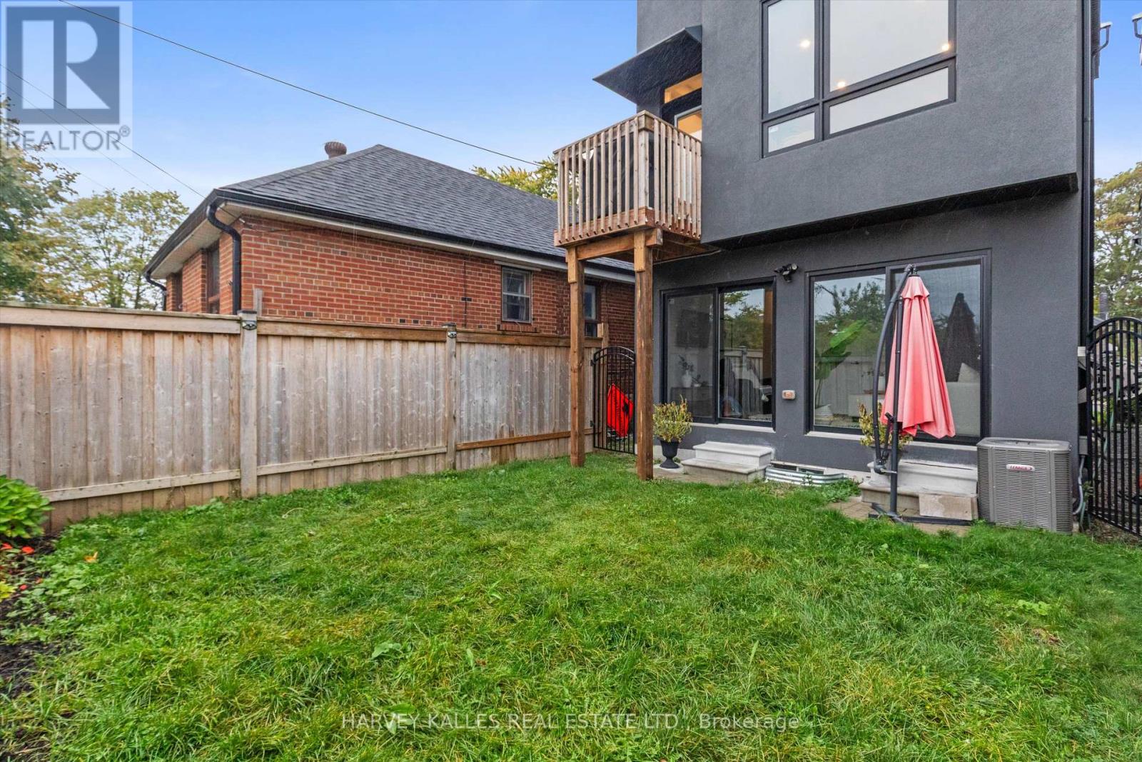 609a Harvie Avenue Property Photo 29