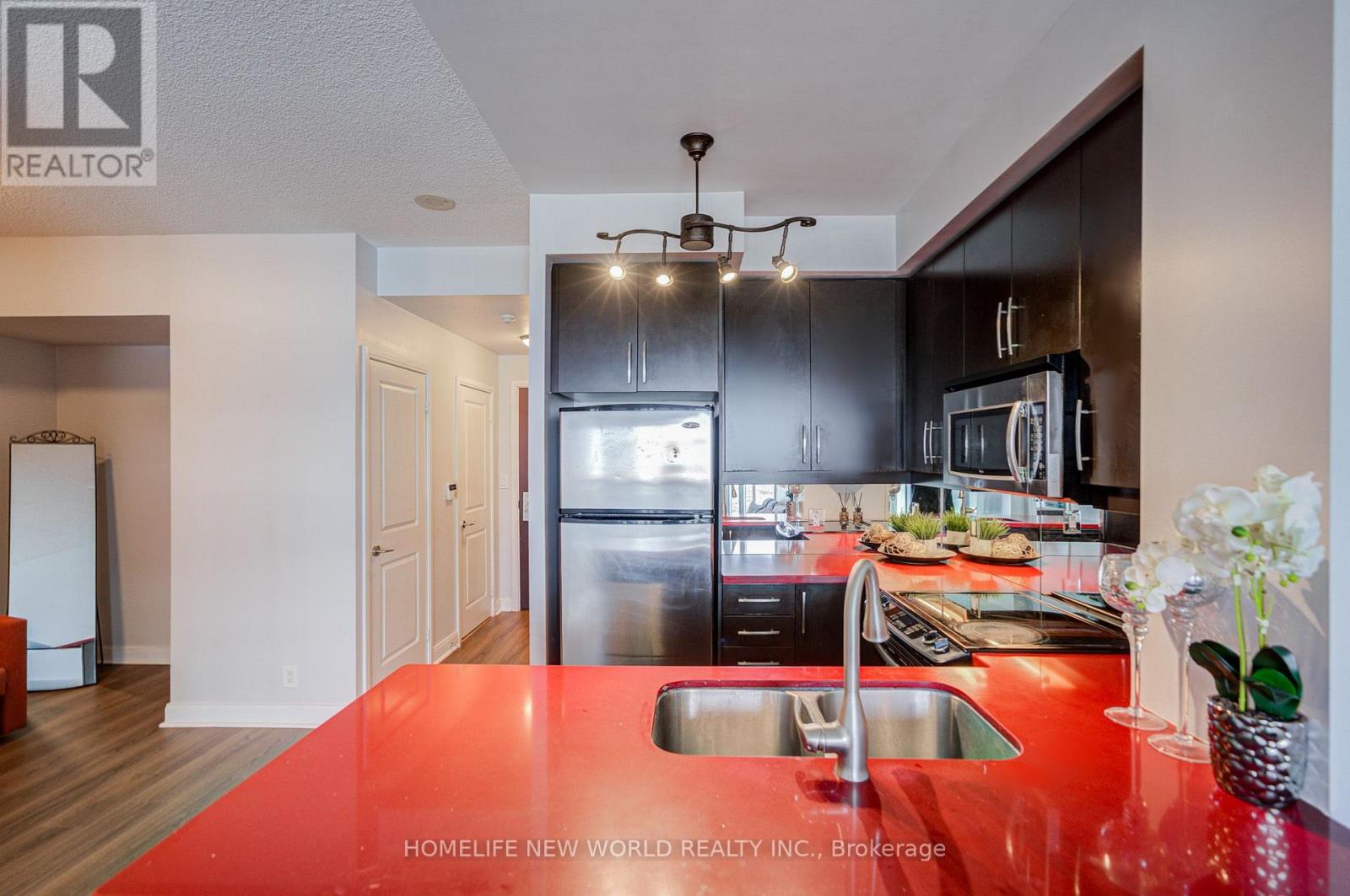4906 - 60 Absolute Avenue Property Photo 9