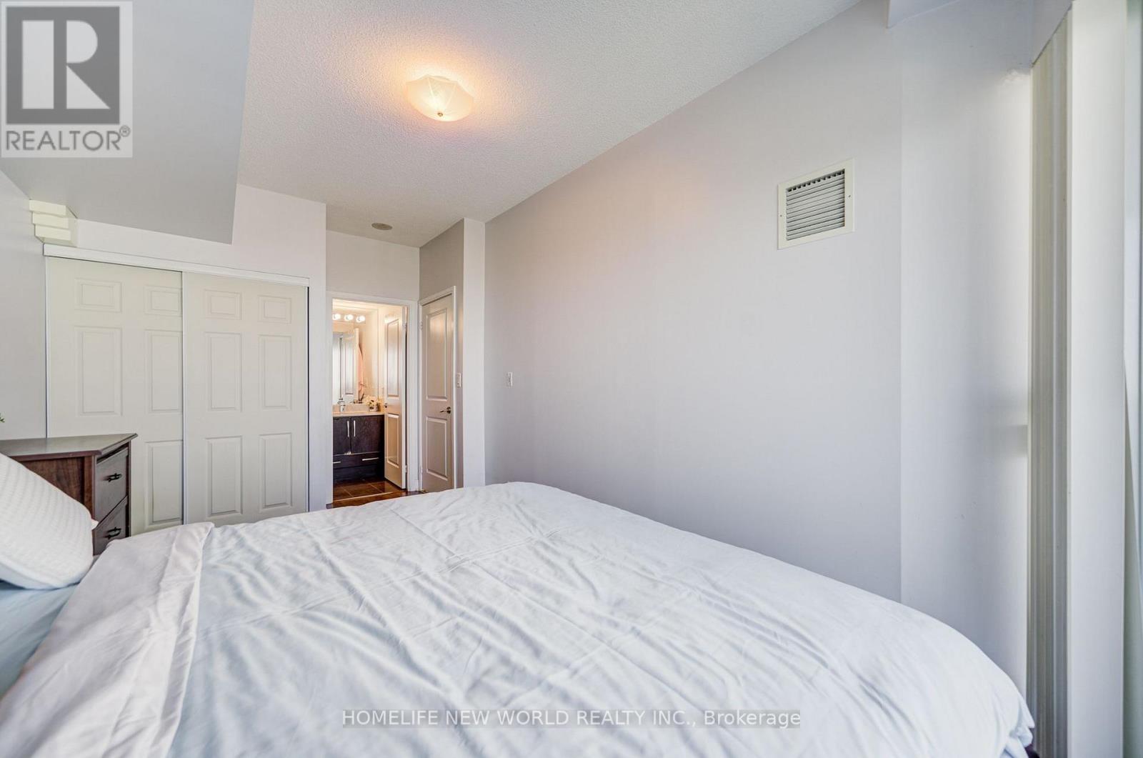 4906 - 60 Absolute Avenue Property Photo 24
