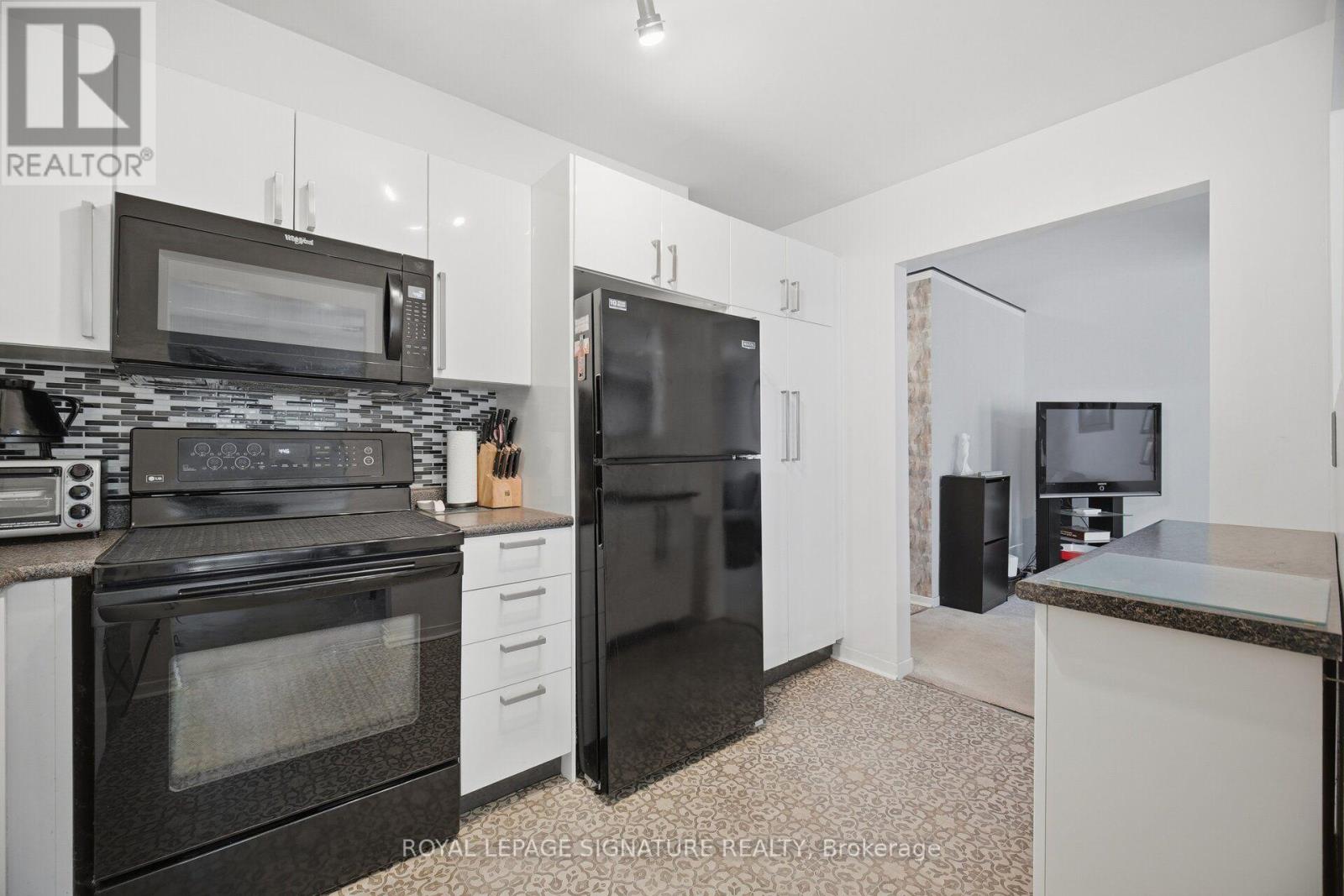 78 - 3079 Fifth Line W Property Photo 5