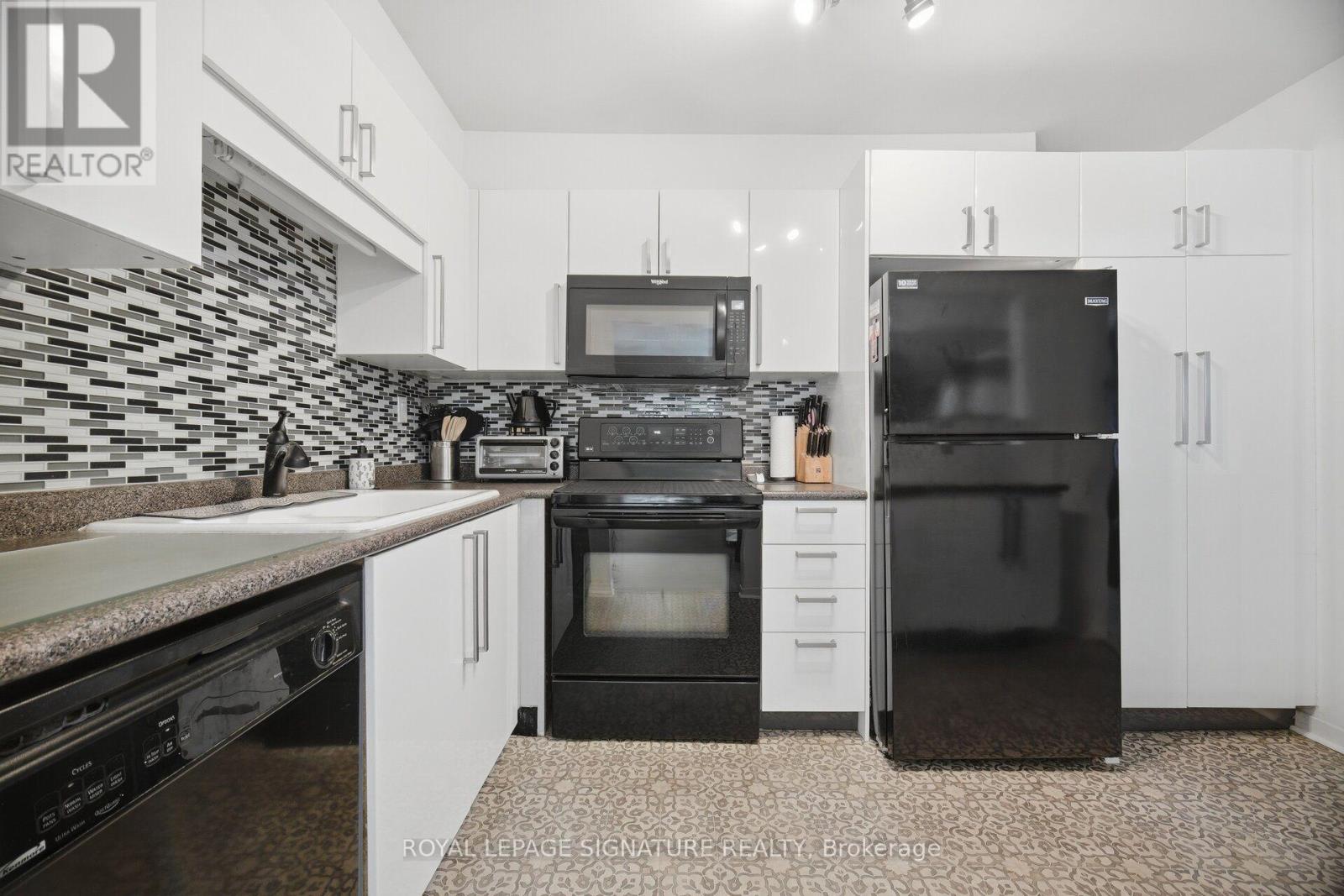 78 - 3079 Fifth Line W Property Photo 7