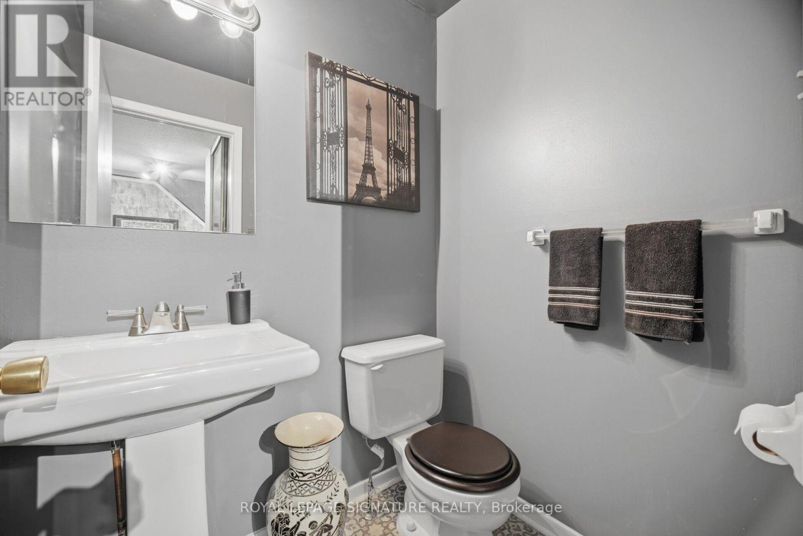 78 - 3079 Fifth Line W Property Photo 9