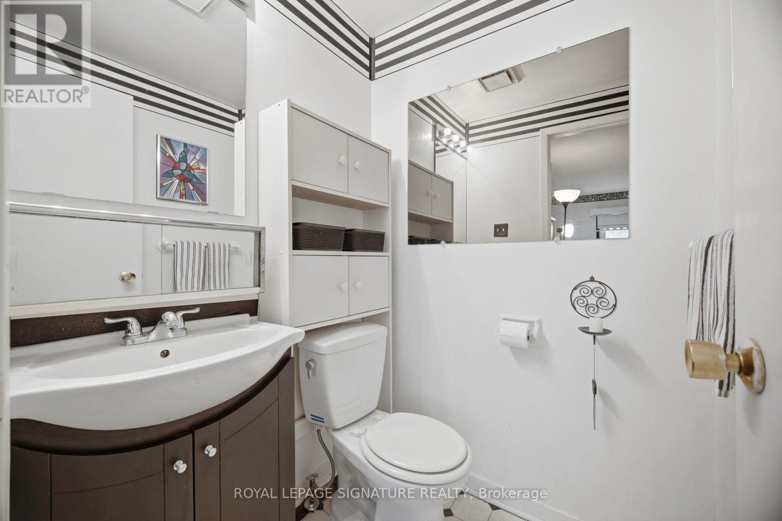 78 - 3079 Fifth Line W Property Photo 13