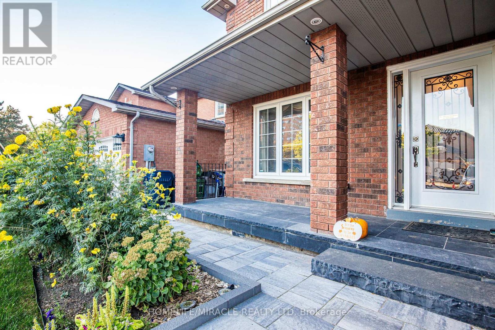 W14099852 Property Photo 4