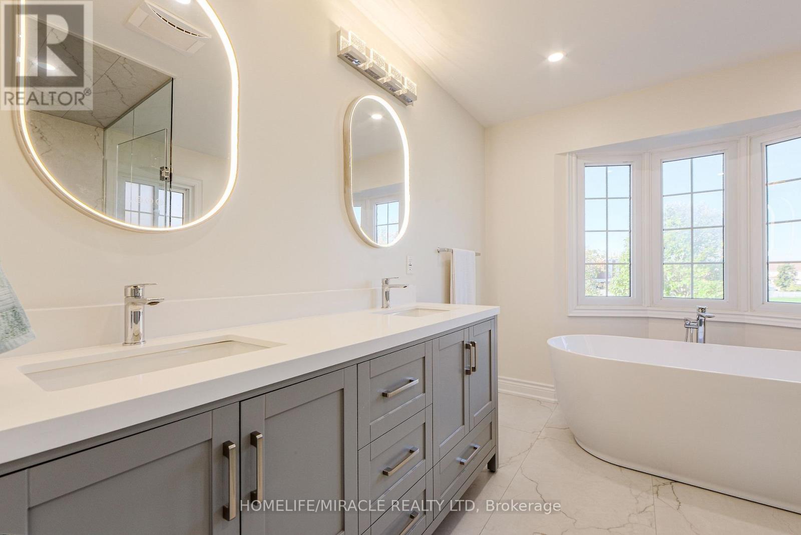 W14099852 Property Photo 17