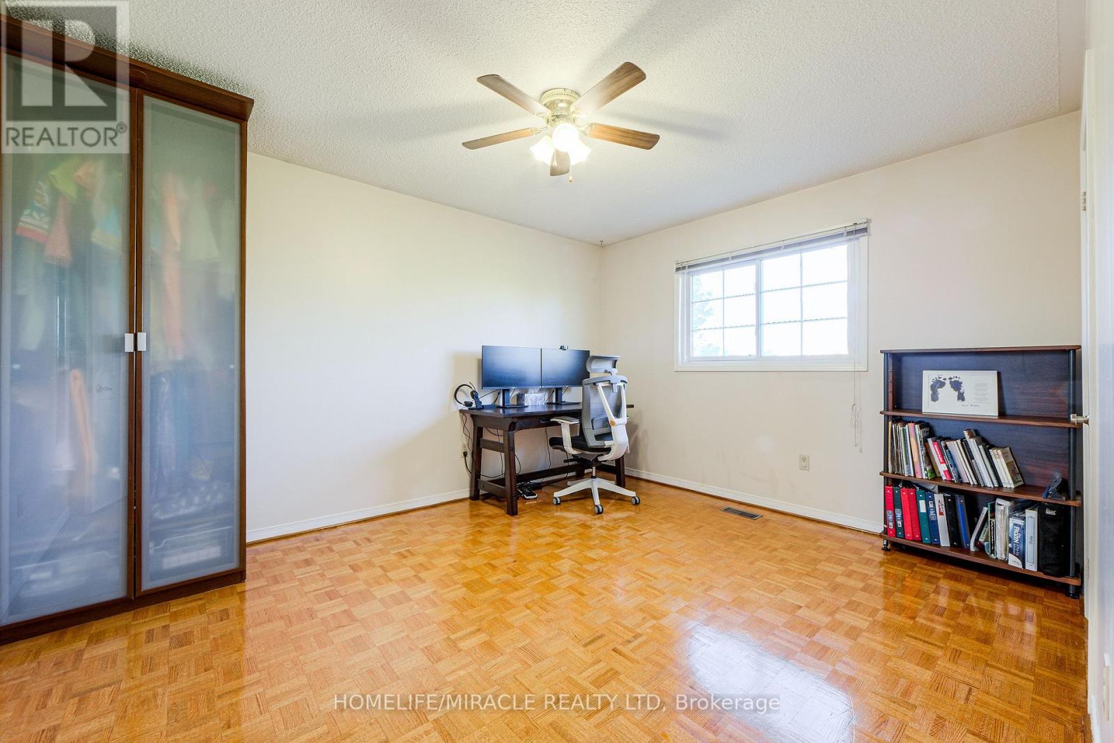 W14099852 Property Photo 22