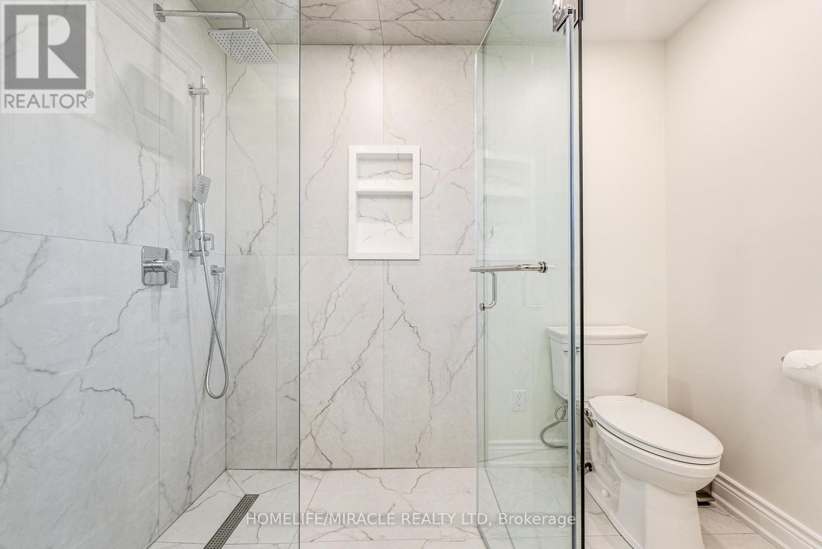 W14099852 Property Photo 24