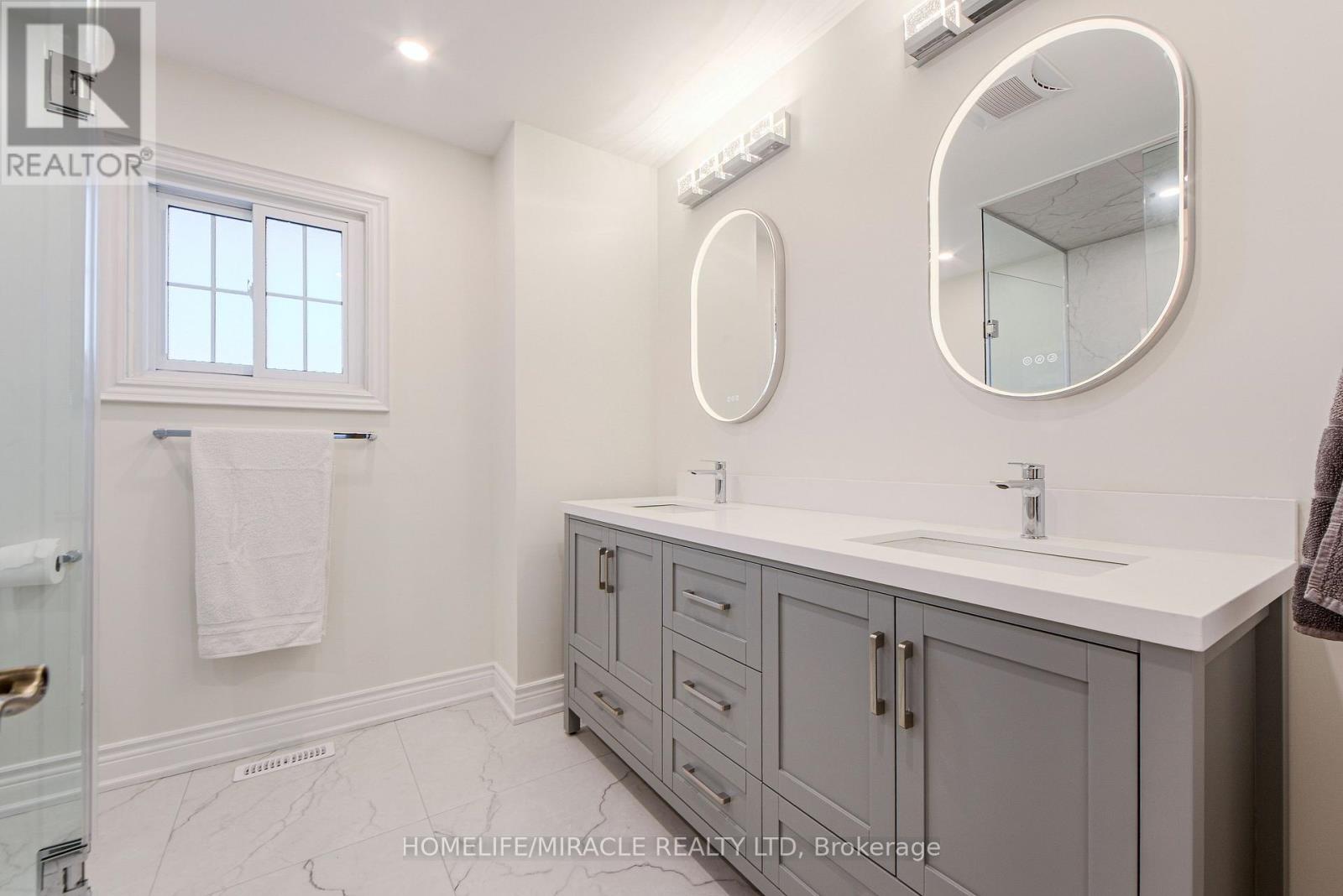 W14099852 Property Photo 25