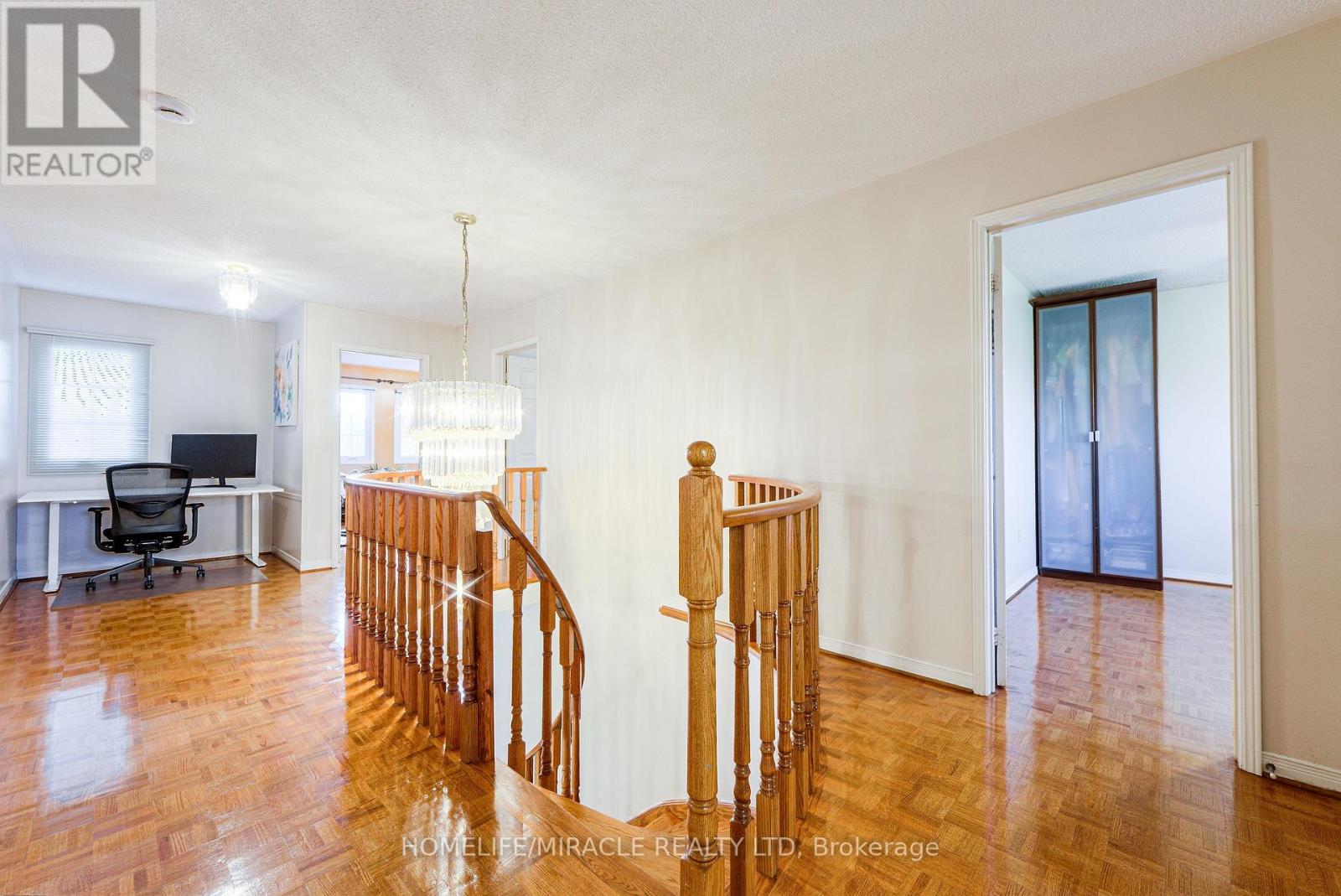 W14099852 Property Photo 26