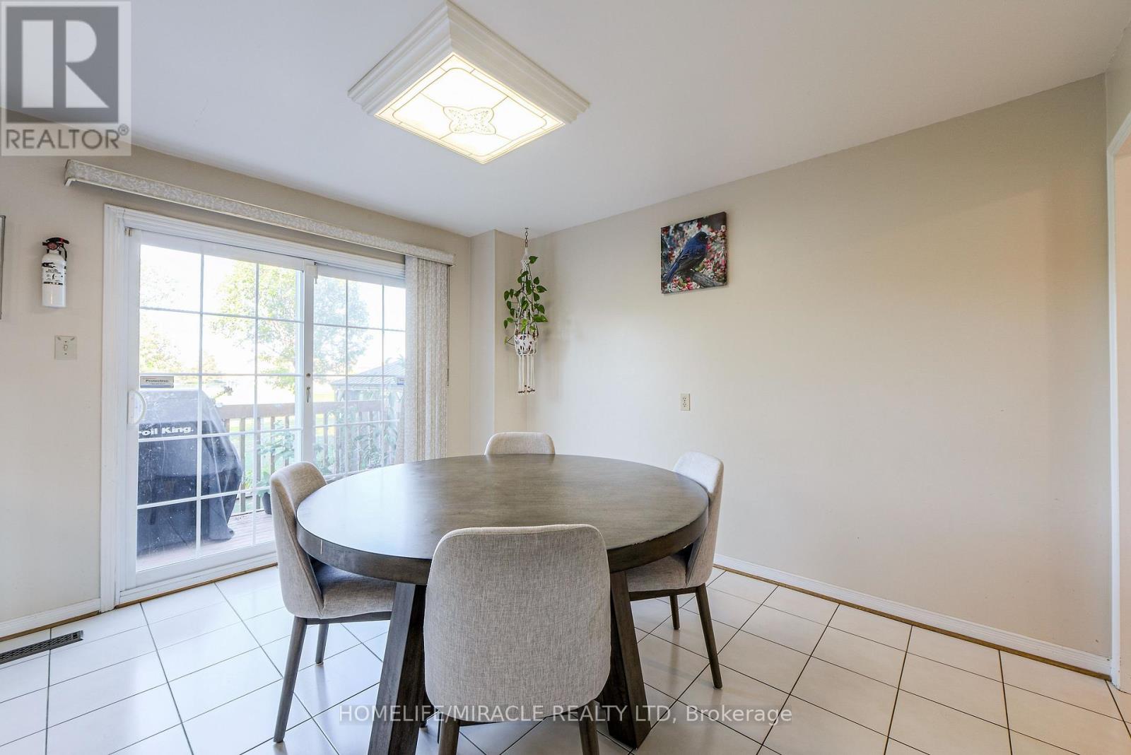 W14099852 Property Photo 34