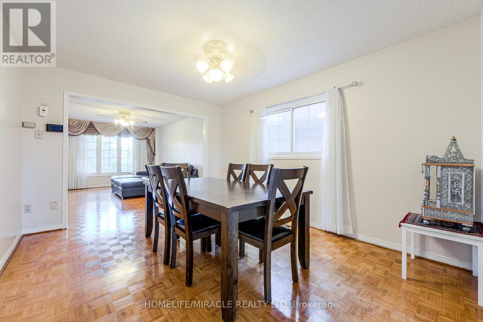 W14099852 Property Photo 39