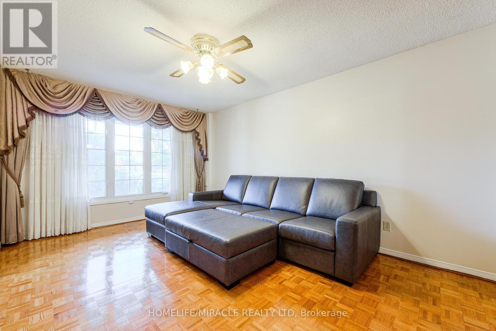 W14099852 Property Photo 42