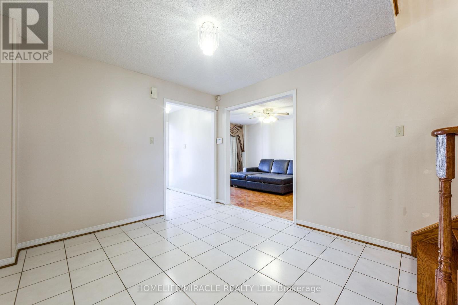 W14099852 Property Photo 47