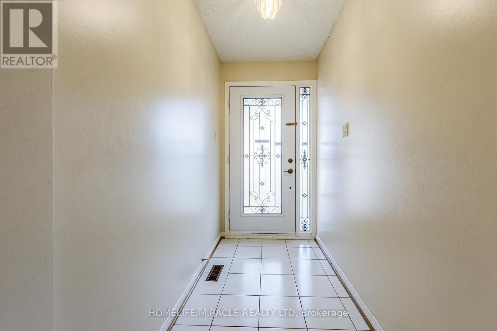 W14099852 Property Photo 49