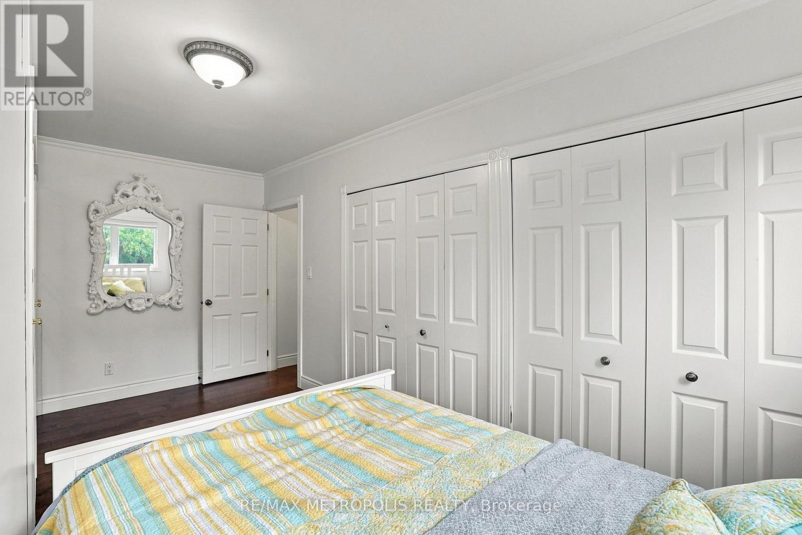 1228 Elgin Crescent Property Photo 33