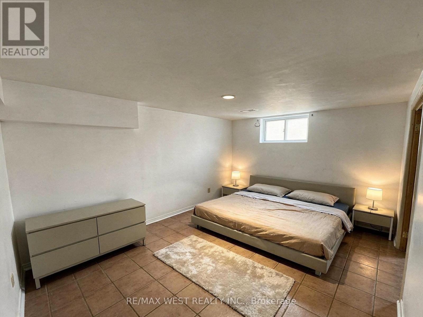 Lower Level - 31 Valencia Crescent Property Photo 5