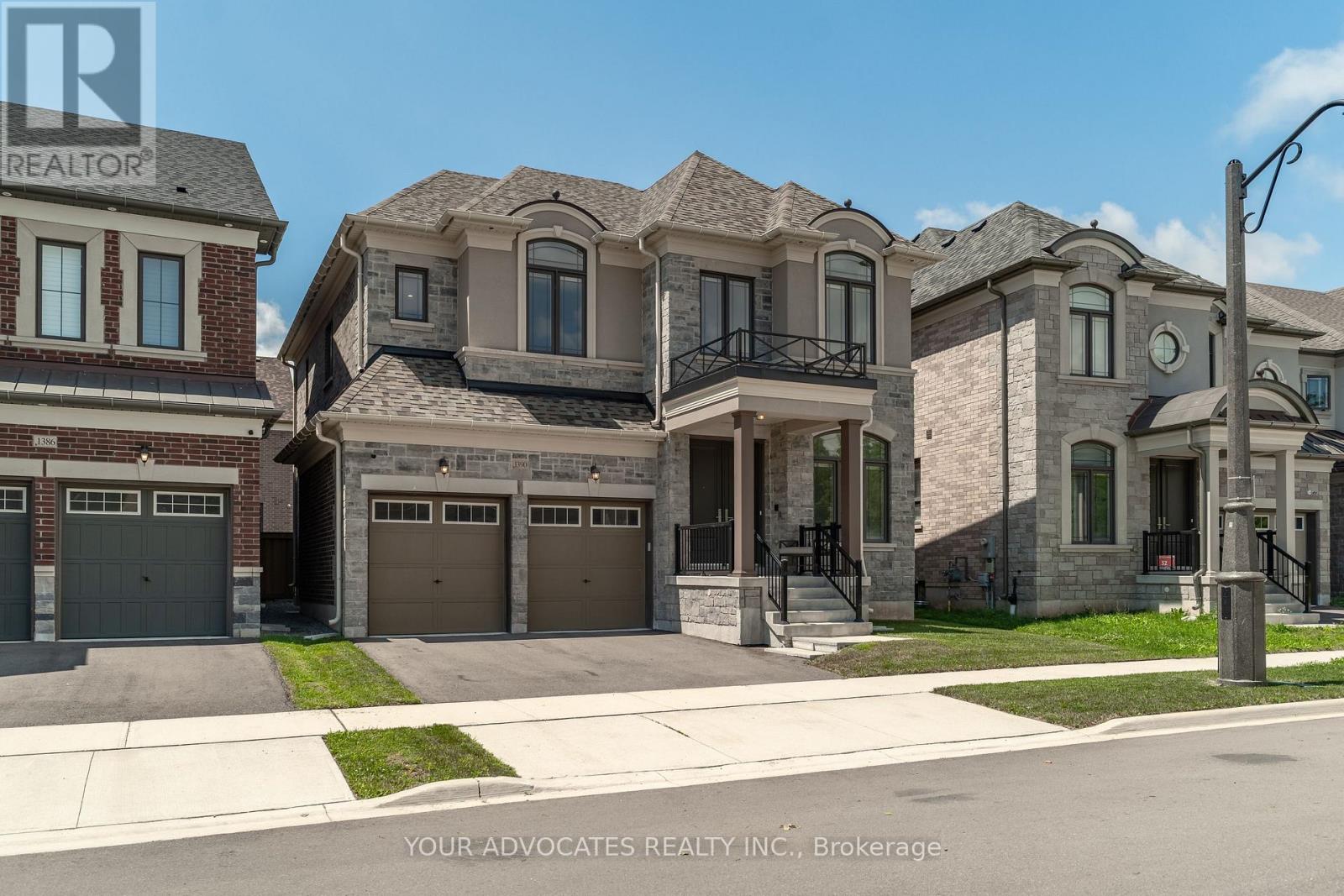 1390 Queens Plate Road Property Photo 2
