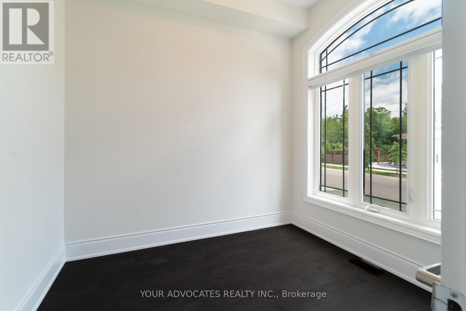 1390 Queens Plate Road Property Photo 6