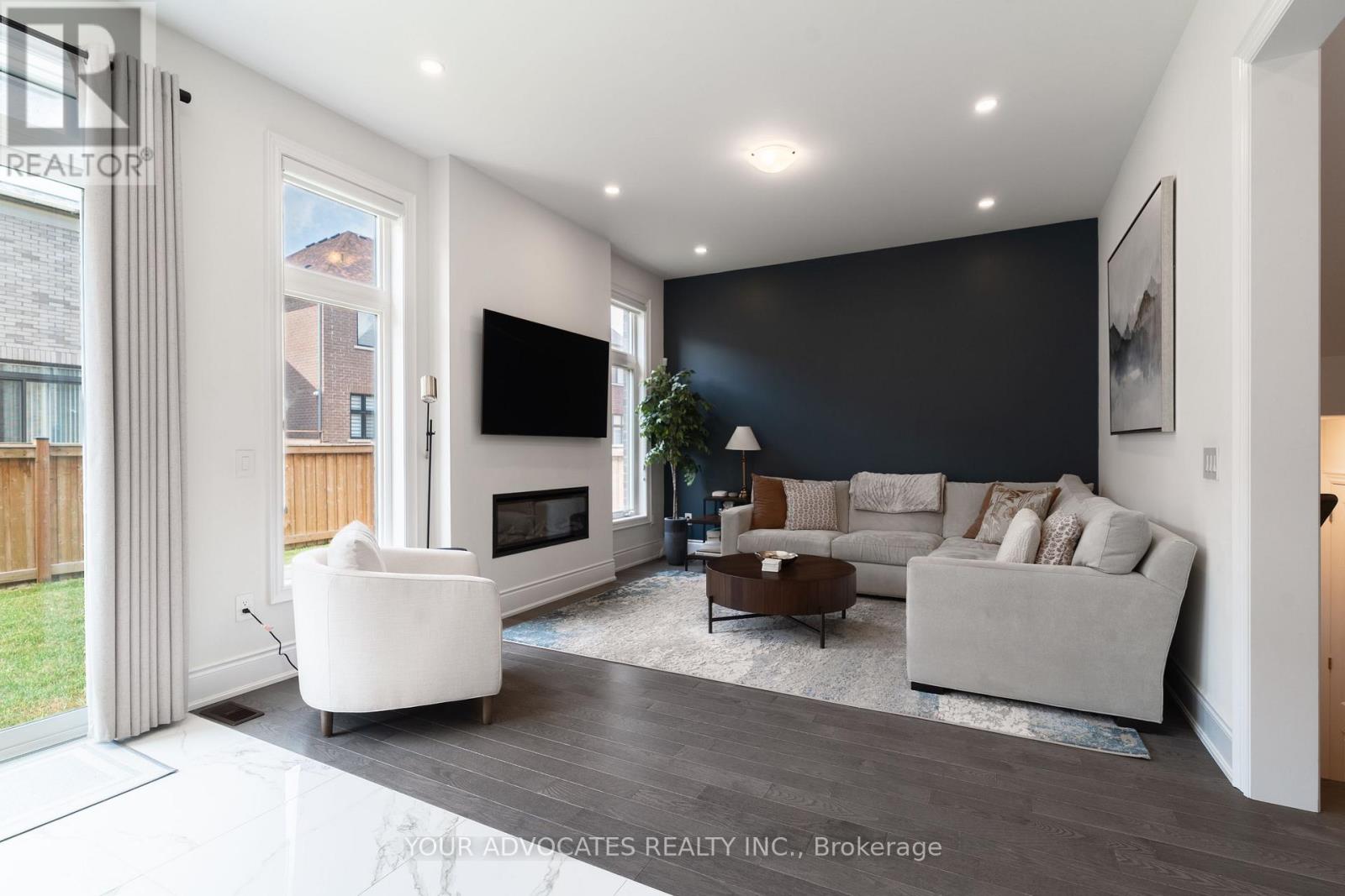1390 Queens Plate Road Property Photo 12
