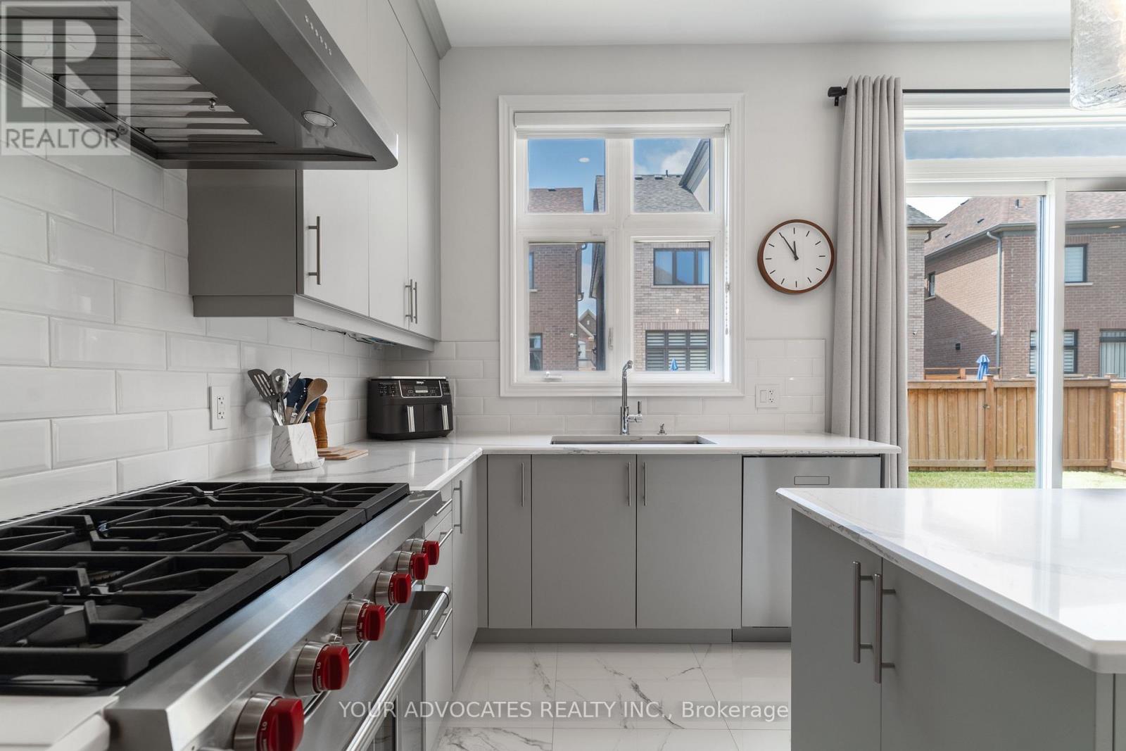 1390 Queens Plate Road Property Photo 18