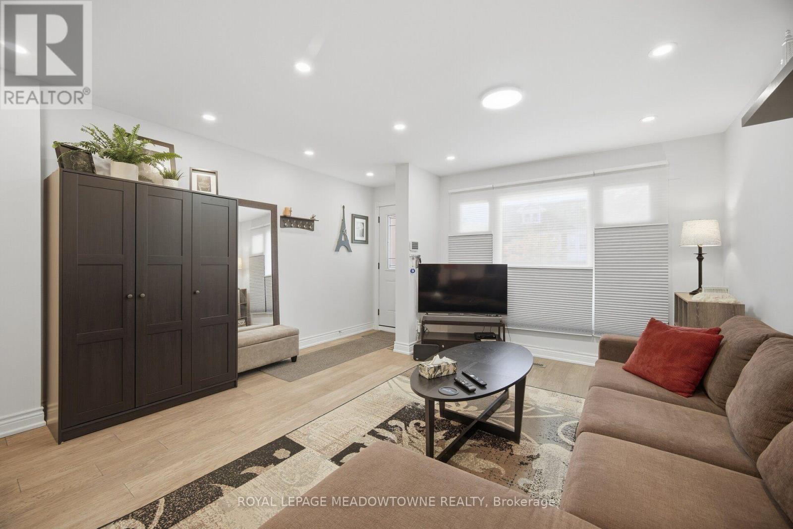 451 Westmoreland Avenue N Property Photo 8