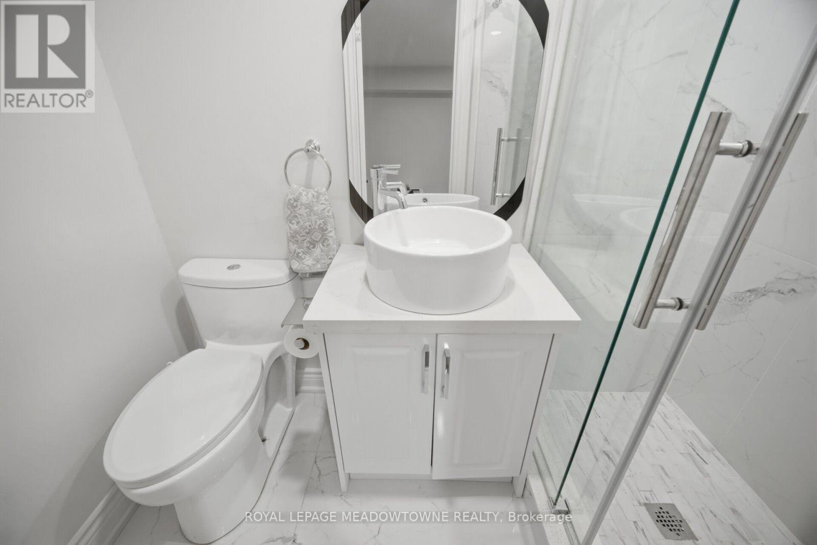 451 Westmoreland Avenue N Property Photo 37