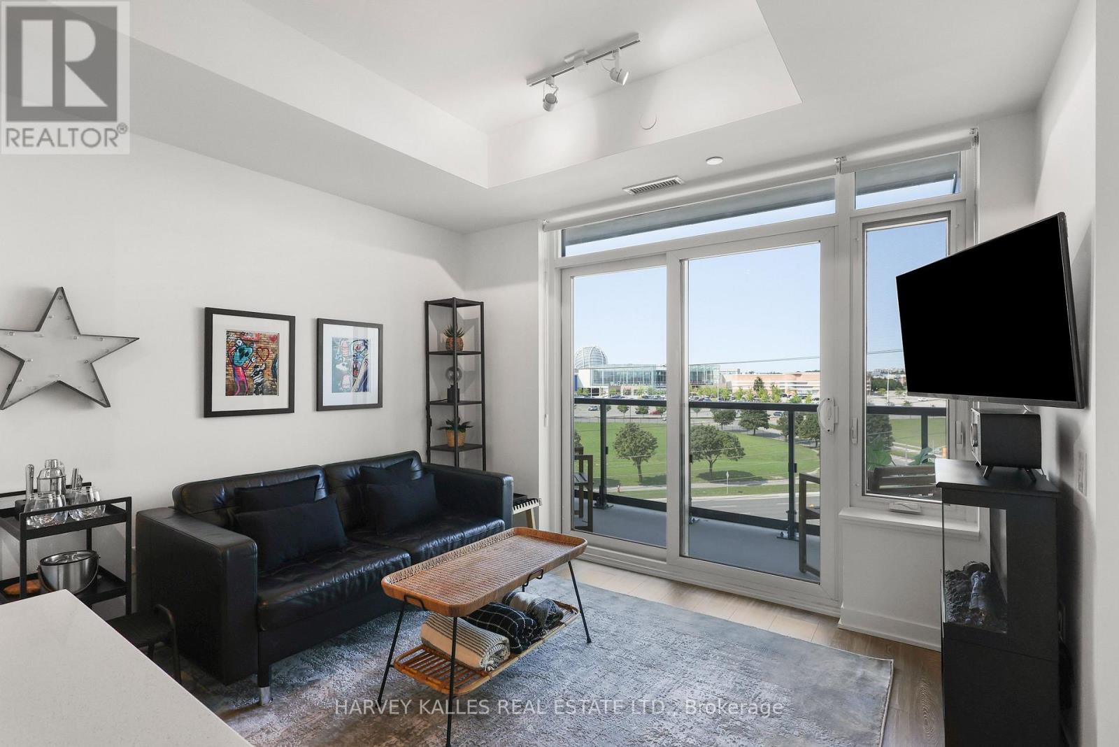 609 - 2495 Eglinton Avenue W Property Photo 9
