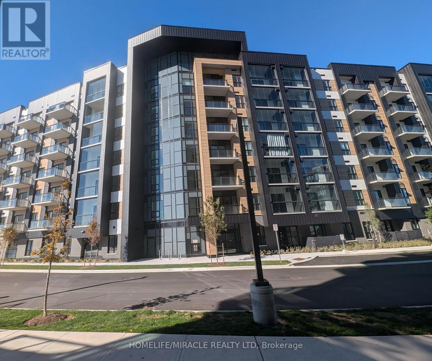 213 - 3008 WILLIAM CUTMORE BOULEVARD Property Photo 1