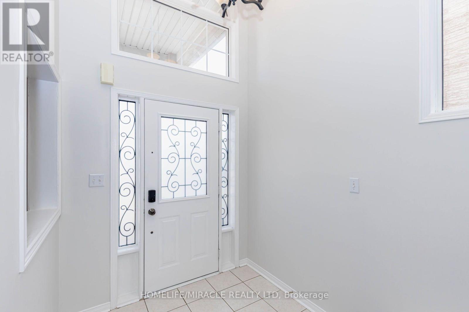 955 Bristol Road W Property Photo 7