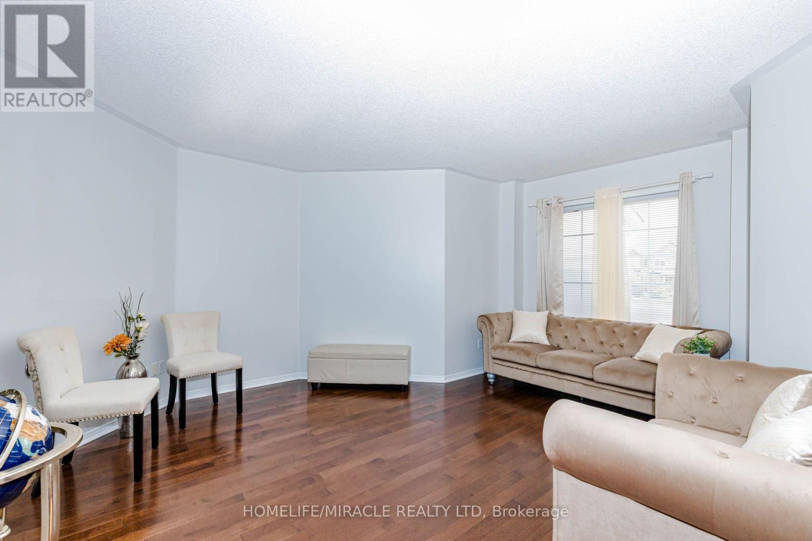 955 Bristol Road W Property Photo 11