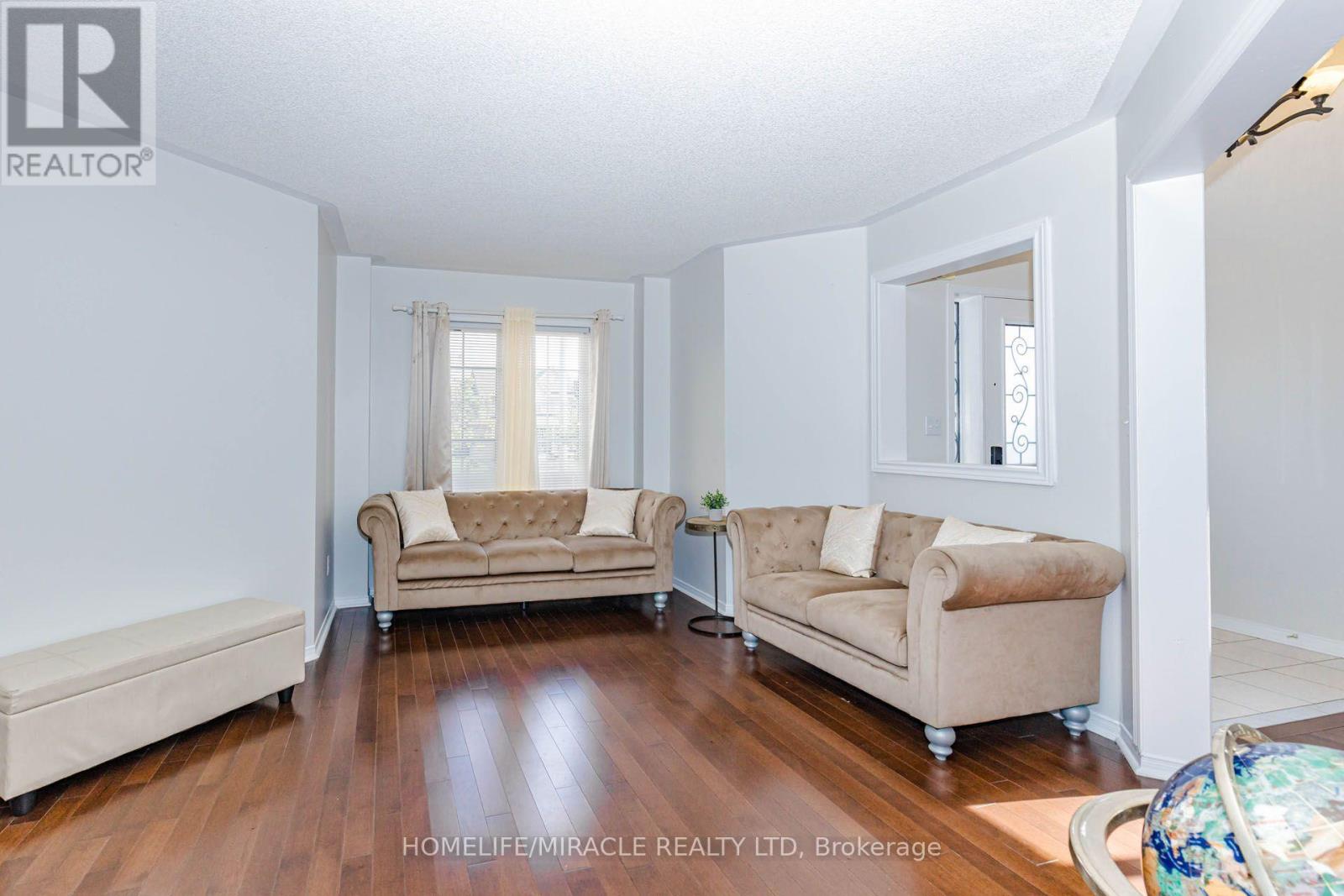 955 Bristol Road W Property Photo 12