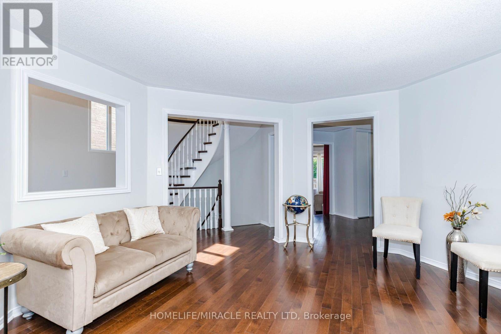 955 Bristol Road W Property Photo 13