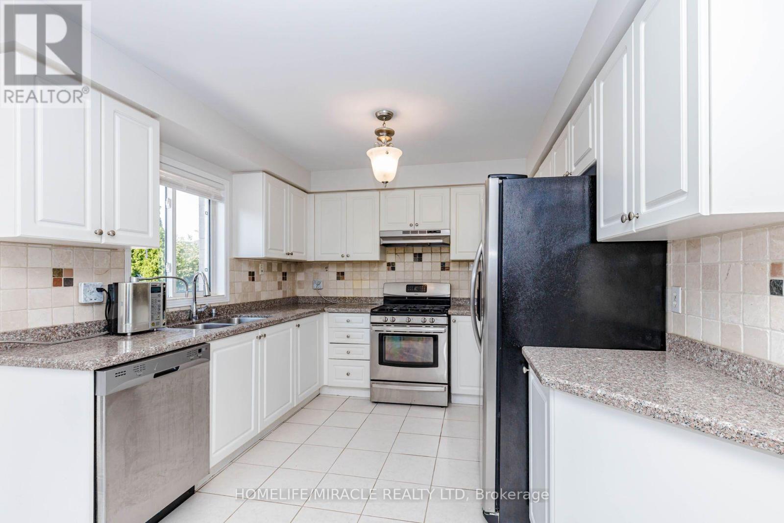 955 Bristol Road W Property Photo 20