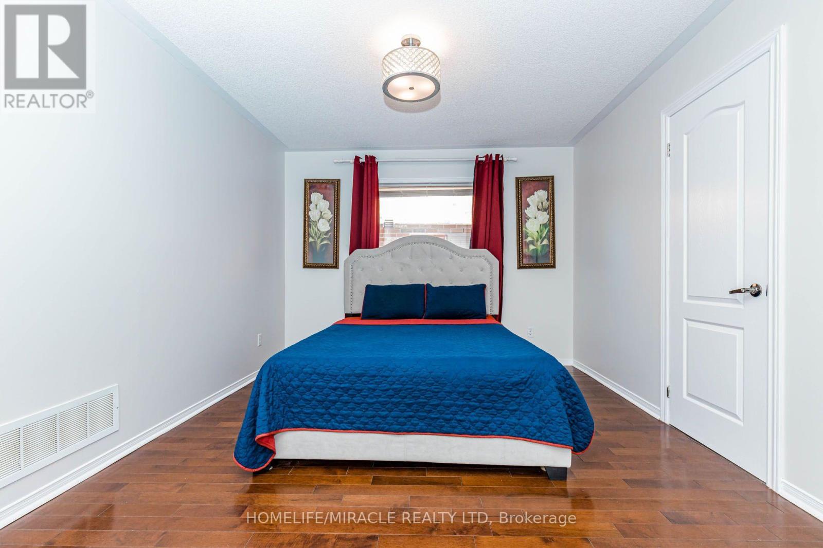 955 Bristol Road W Property Photo 23