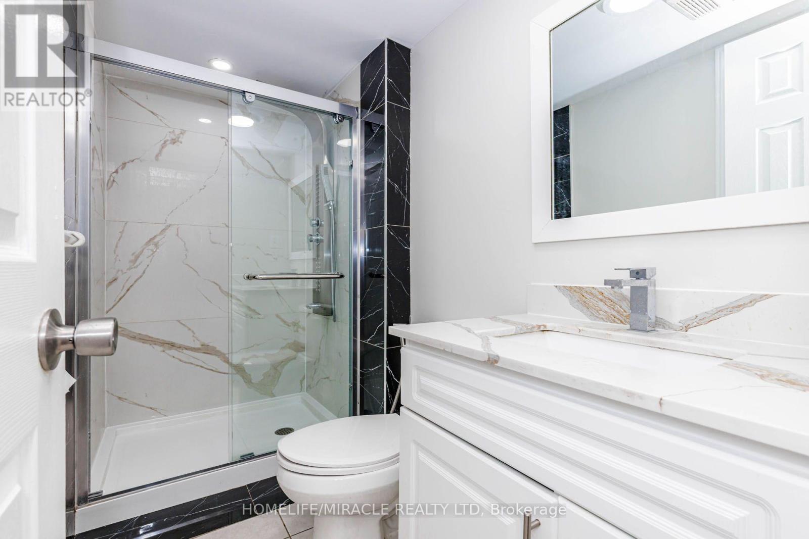 955 Bristol Road W Property Photo 24