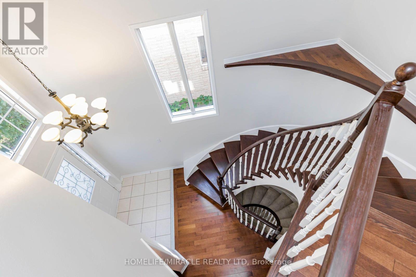 955 Bristol Road W Property Photo 26