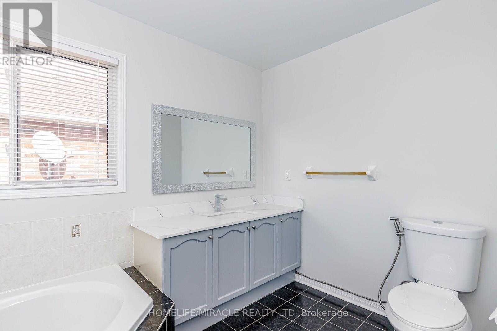 955 Bristol Road W Property Photo 32