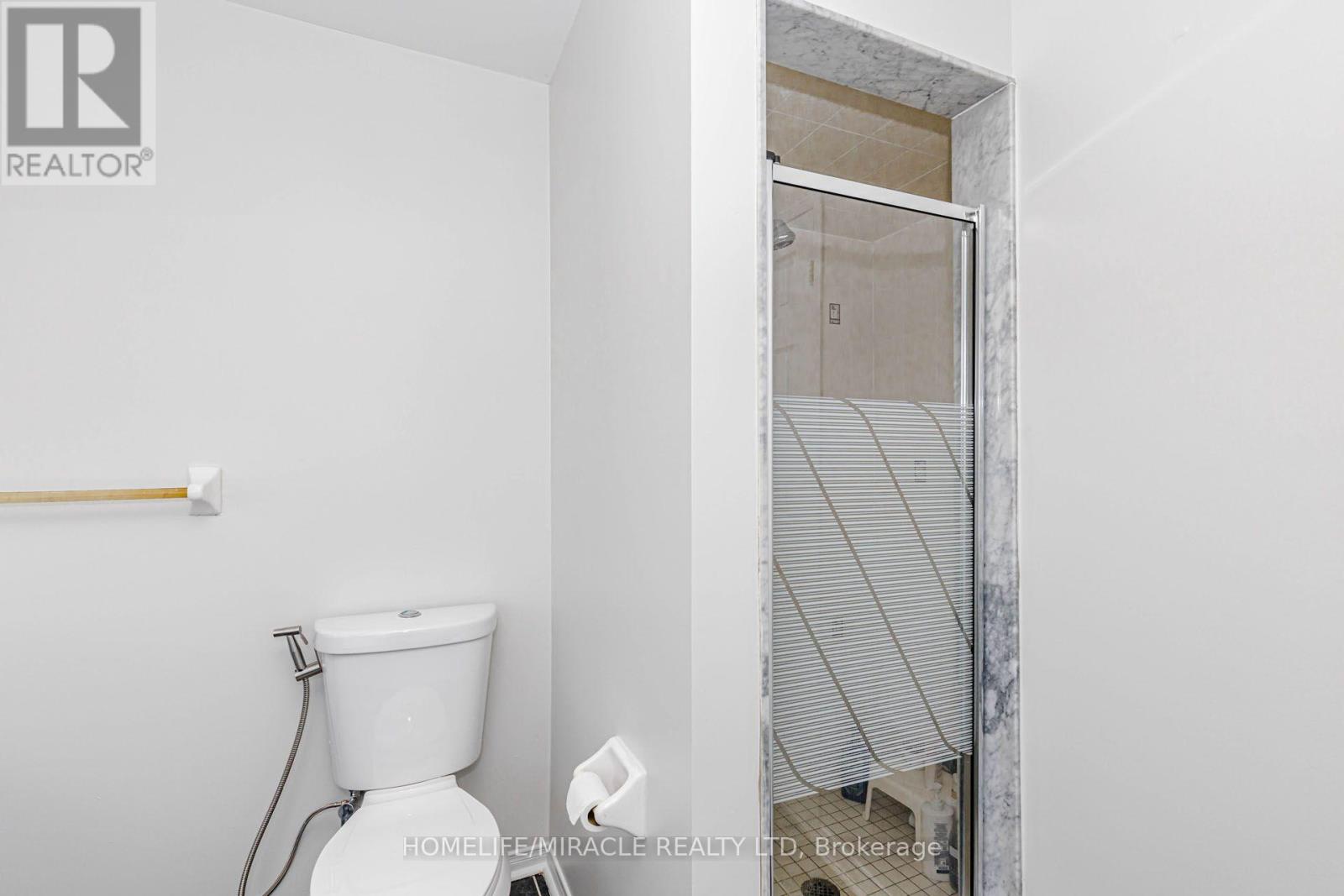 955 Bristol Road W Property Photo 33
