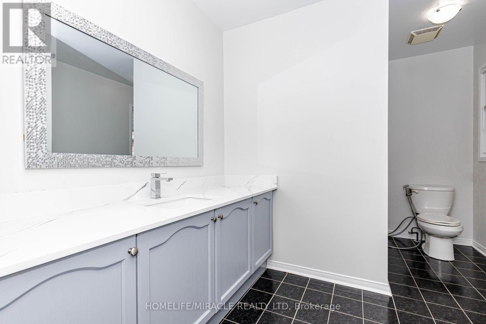 955 Bristol Road W Property Photo 35