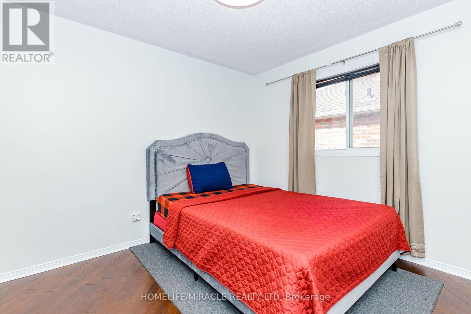 955 Bristol Road W Property Photo 36